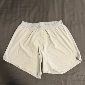 Lululemon Fast and Free Linerless Short 6” – Size M – Vapor